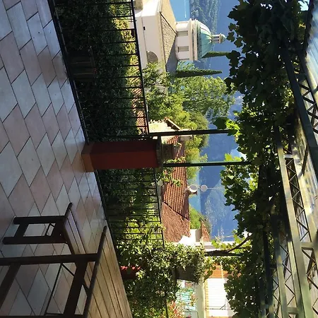Charming Terrace In Hébergement de vacances Bellagio